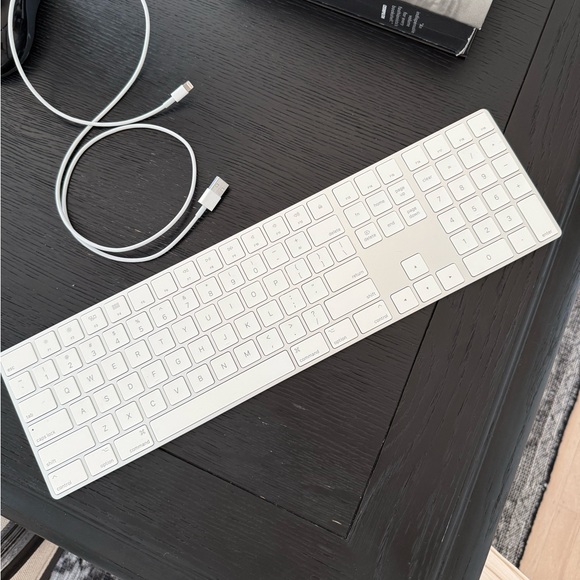 Apple Magic Keyboard with Numeric Keypad - Picture 12 of 12